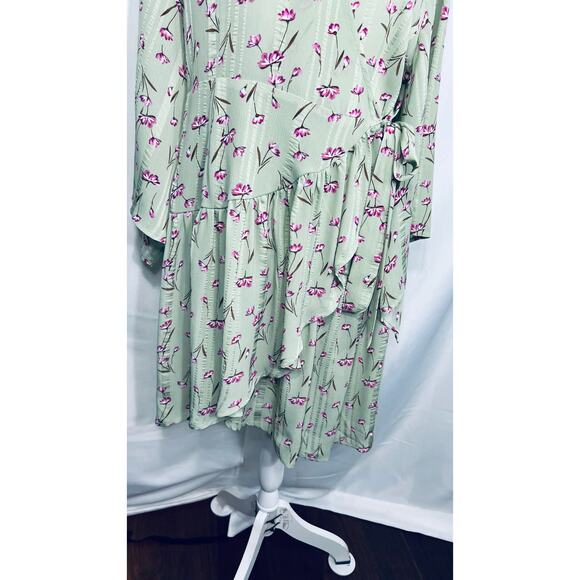 Unique21 Casual Floral Green Wrap Dress - Picture 8 of 14